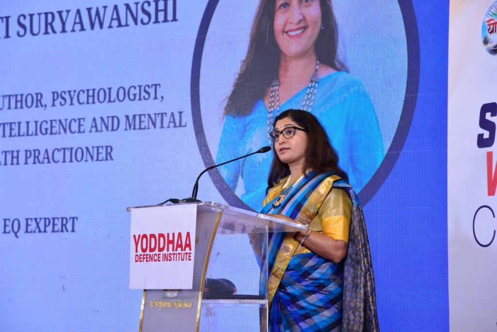 Guest expert addressing students at Yoddhaa Defence Institute leadership event